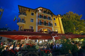 Отель Hotel Europa Residence  Азиаго